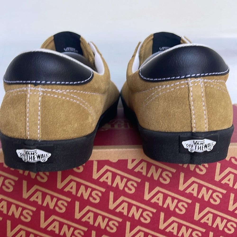 Vans Men’s Sport Low Suede Antelope
VN000CQR5QJ
Sneakers - Picture 6 of 16